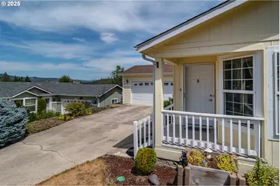 150 Kimberly Way, Canyonville, OR 97417 - Photo 1