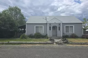 105 2nd St, Baker City, OR 97814 - Photo 1