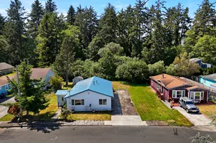 125 SW Cedar Ave, Warrenton, OR 97146 - Photo 1