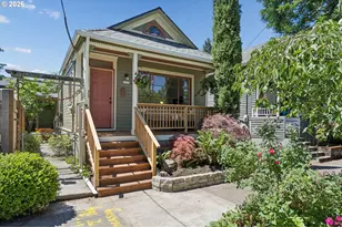 3373 SE 15th Ave, Portland, OR 97202 - Photo 1