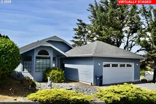 30436 Driftwood Dr, Gold Beach, OR 97444 - Photo 1