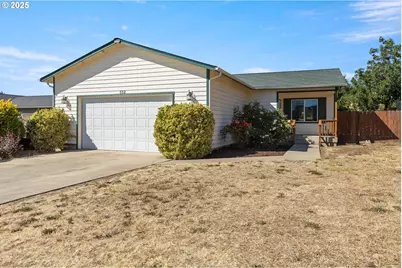 332 Gallahad Loop, Myrtle Creek, OR 97457 - Photo 1
