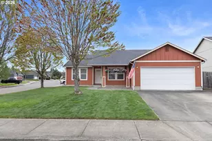 176 Othello Ave, Roseburg, OR 97471 - Photo 1