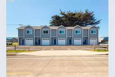 318 11th St SE, Bandon, OR 97411 - Photo 1
