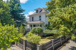 5731 NE 10th Ave, Portland, OR 97211 - Photo 1