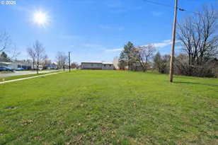 1102 Y Ave, La Grande, OR 97850 - Photo 1