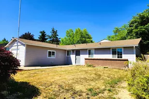 4285 Coronado Dr, Roseburg, OR 97471 - Photo 1