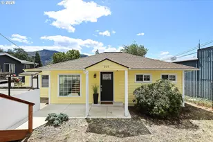 209 E Humboldt St, Bingen, WA 98605 - Photo 1