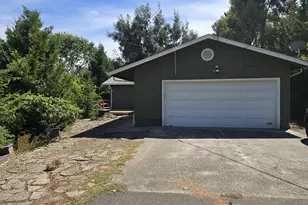 1634 Kendall St, Roseburg, OR 97471 - Photo 1