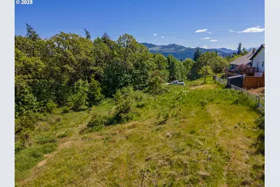 Ne Stauch Ave, White Salmon, WA 98672 - Photo 1