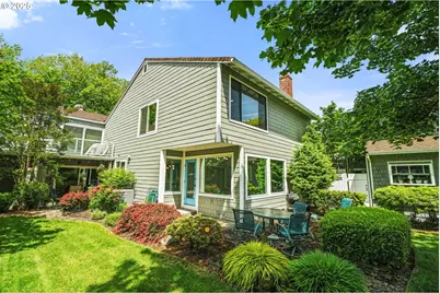 570 N Hayden Bay Dr, Portland, OR 97217 - Photo 1