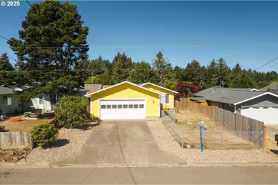 980 Augustine Ave, Coos Bay, OR 97420 - Photo 1