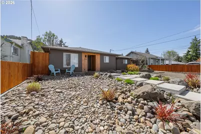 2767 W Langenberg Ave, Roseburg, OR 97471 - Photo 4