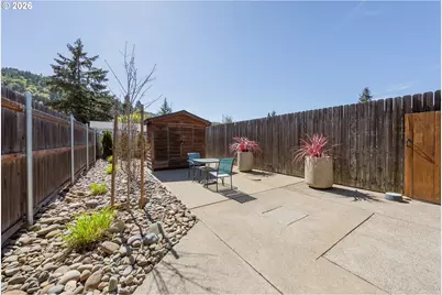 2767 W Langenberg Ave, Roseburg, OR 97471 - Photo 40
