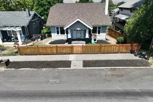 609 E 10th St, The Dalles, OR 97058 - Photo 1