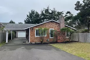 523 2nd St, Gearhart, OR 97138 - Photo 1