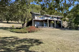 7978 N Bank Rd, Roseburg, OR 97470 - Photo 1