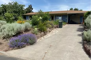 1309 NW King Ave, Pendleton, OR 97801 - Photo 1