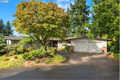 6825 SE Pine Ct, Portland, OR 97215 - Photo 1