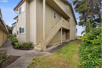 2335 NW Inlet Ave #5, Lincoln City, OR 97367 - Photo 1