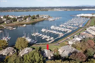 419 N Tomahawk Island Dr, Portland, OR 97217 - Photo 1