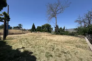 1916 E 9th St, The Dalles, OR 97058 - Photo 1