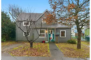 731 11th Ave, Seaside, OR 97138 - Photo 1