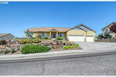 755 NW 23rd St, Pendleton, OR 97801 - Photo 1