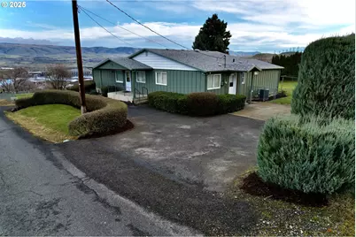 1114 Richmond St, The Dalles, OR 97058 - Photo 1