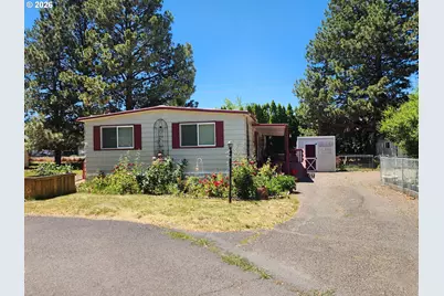 1809 26th St #3, La Grande, OR 97850 - Photo 1