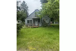 324 NW Garibaldi St, Hillsboro, OR 97124 - Photo 1