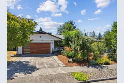 10926 NE Flanders St, Portland, OR 97220 - Photo 1