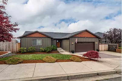 1858 NE Sunset St, Roseburg, OR 97470 - Photo 1