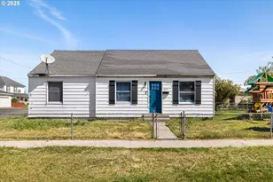 407 SE 2nd St, Prineville, OR 97754 - Photo 1