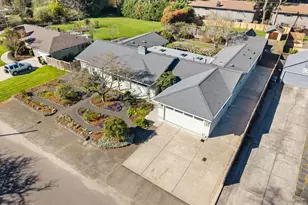 394 Cherry Dr, Eugene, OR 97401 - Photo 1