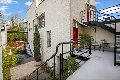 1907 NW Hoyt St, Portland, OR 97209 - Photo 1