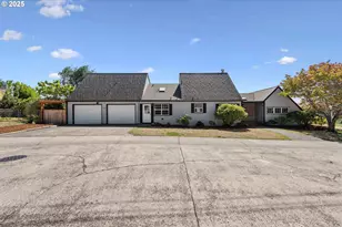 1346 Bayview St, North Bend, OR 97459 - Photo 1