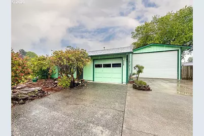 528 NW 1st St, Warrenton, OR 97146 - Photo 1