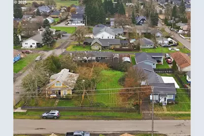 409 E Monroe St #6, Carlton, OR 97111 - Photo 1