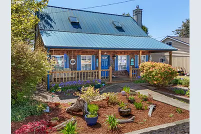 833 10th Ave, Seaside, OR 97138 - Photo 1