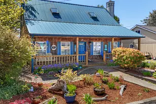 833 10th Ave, Seaside, OR 97138 - Photo 1