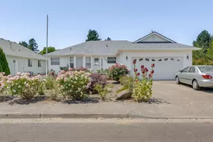 720 SE Lacey St, Sheridan, OR 97378 - Photo 1