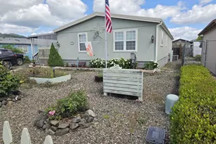 428 S State St, Sutherlin, OR 97479 - Photo 1