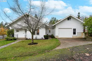 619 B St, Silverton, OR 97381 - Photo 1