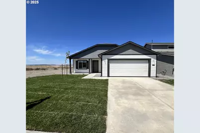 597 Grant St, Umatilla, OR 97882 - Photo 1