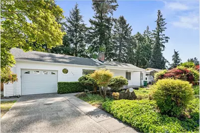722 SE 113th Ave, Portland, OR 97216 - Photo 1