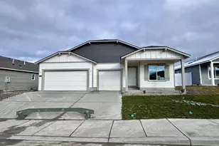 867 NE Laurel Spgs Dr, Hermiston, OR 97838 - Photo 1