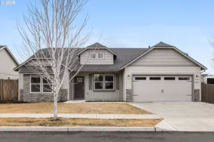 2433 NW Hazelwood Ave, Redmond, OR 97756 - Photo 1