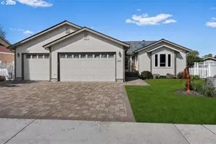 222 SW Meadow Lakes Dr, Prineville, OR 97754 - Photo 1