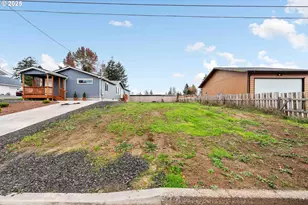 2770 34th St, Coos Bay, OR 97420 - Photo 1